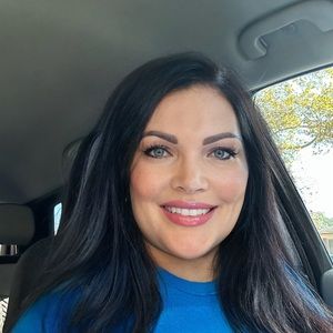 Meet your Posher, Elena